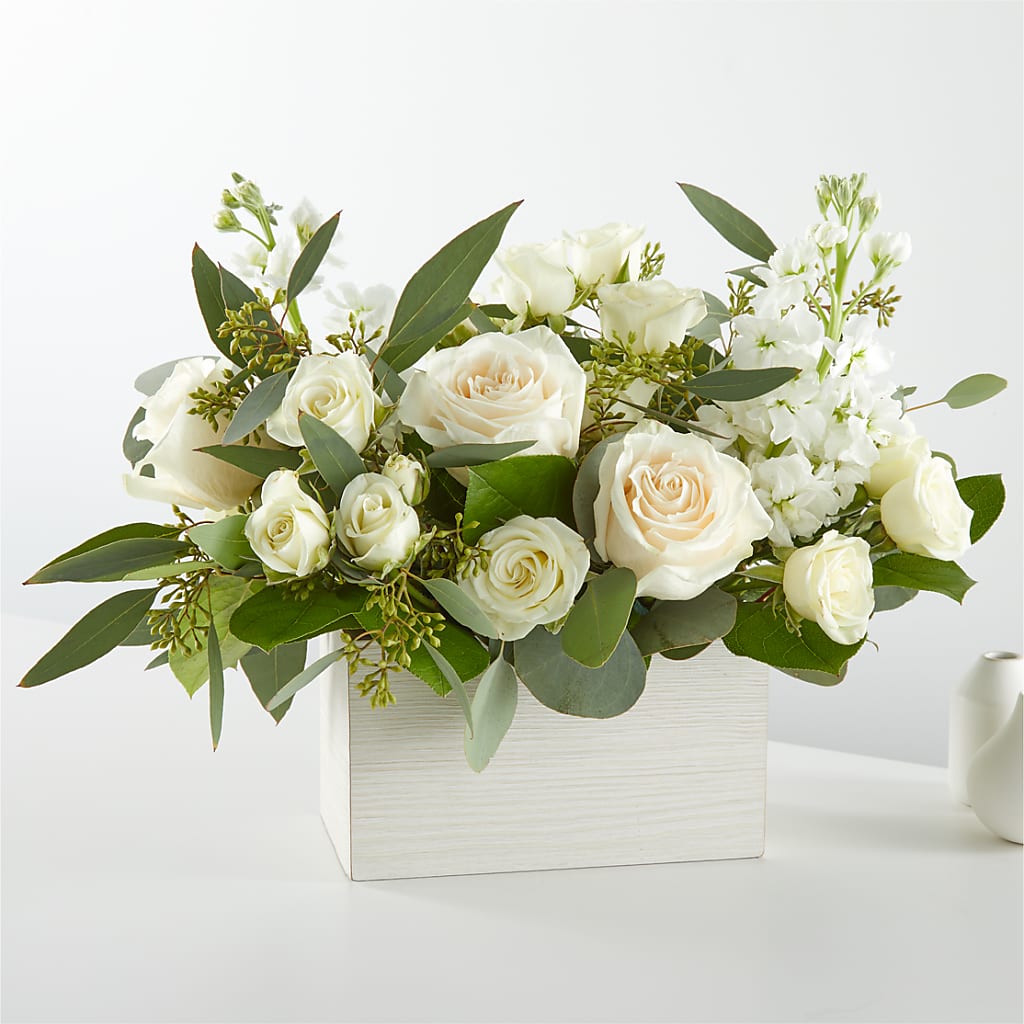 Fresh Linen Box Bouquet – GAETA'S FLOWERS, Los Gatos CA